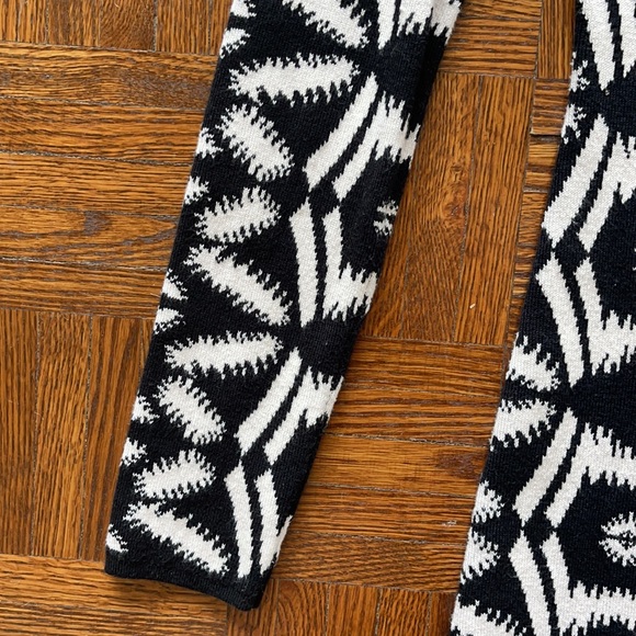 Charlie Jade L/S Dress - Picture 3 of 4